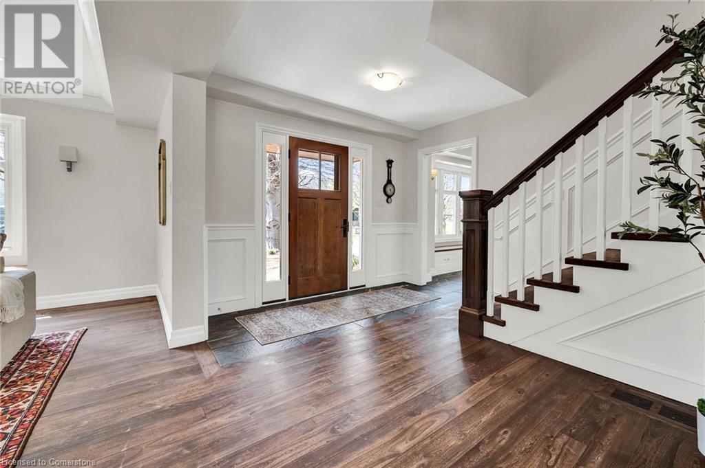7 HUNTLEY Crescent