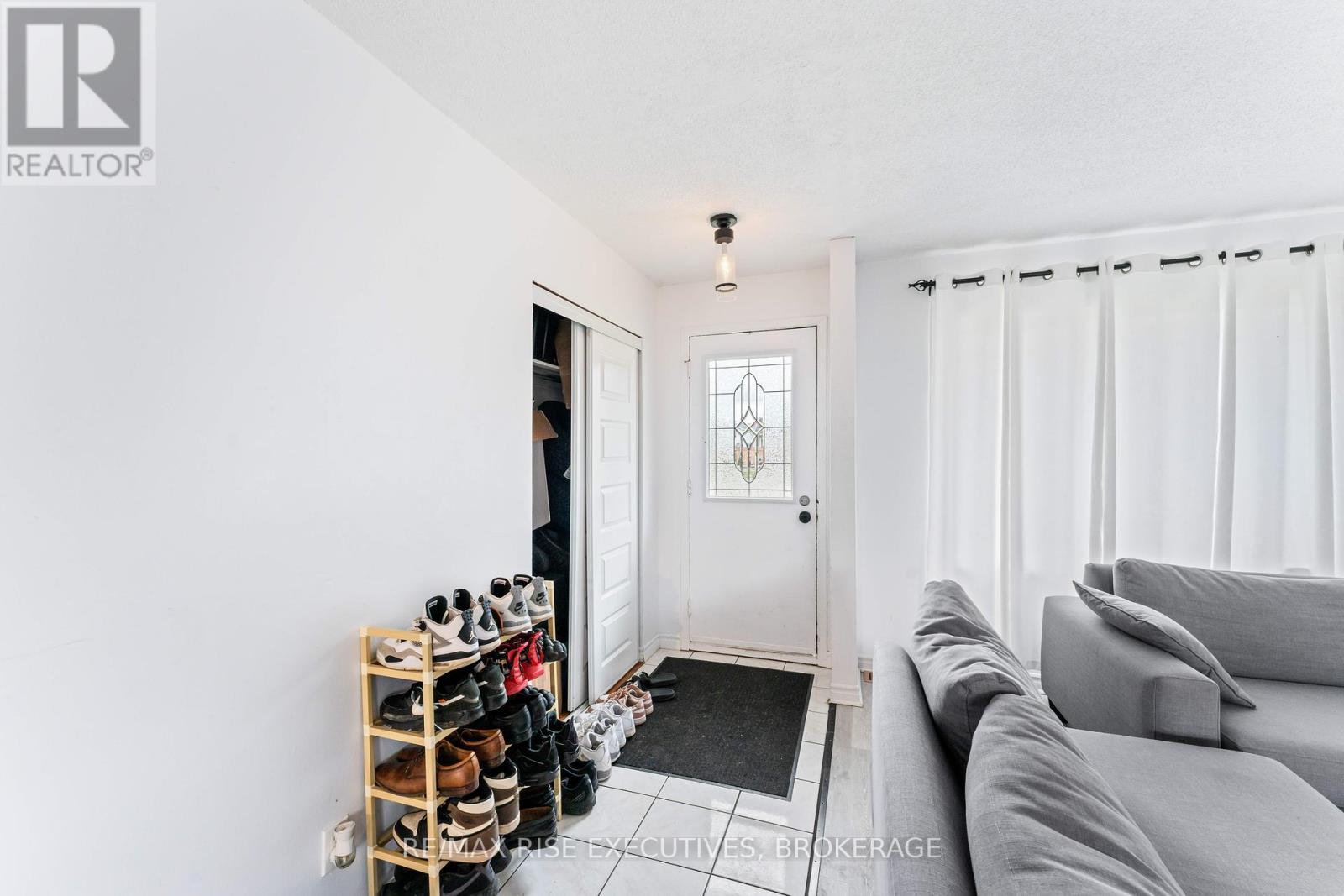 16 LIMERIDGE DRIVE