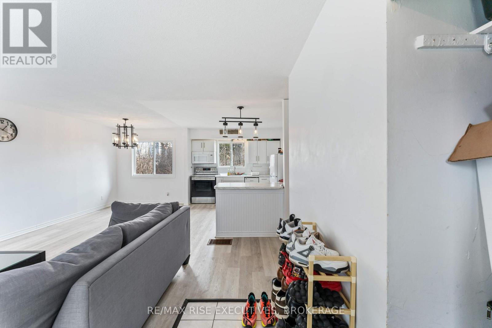16 LIMERIDGE DRIVE