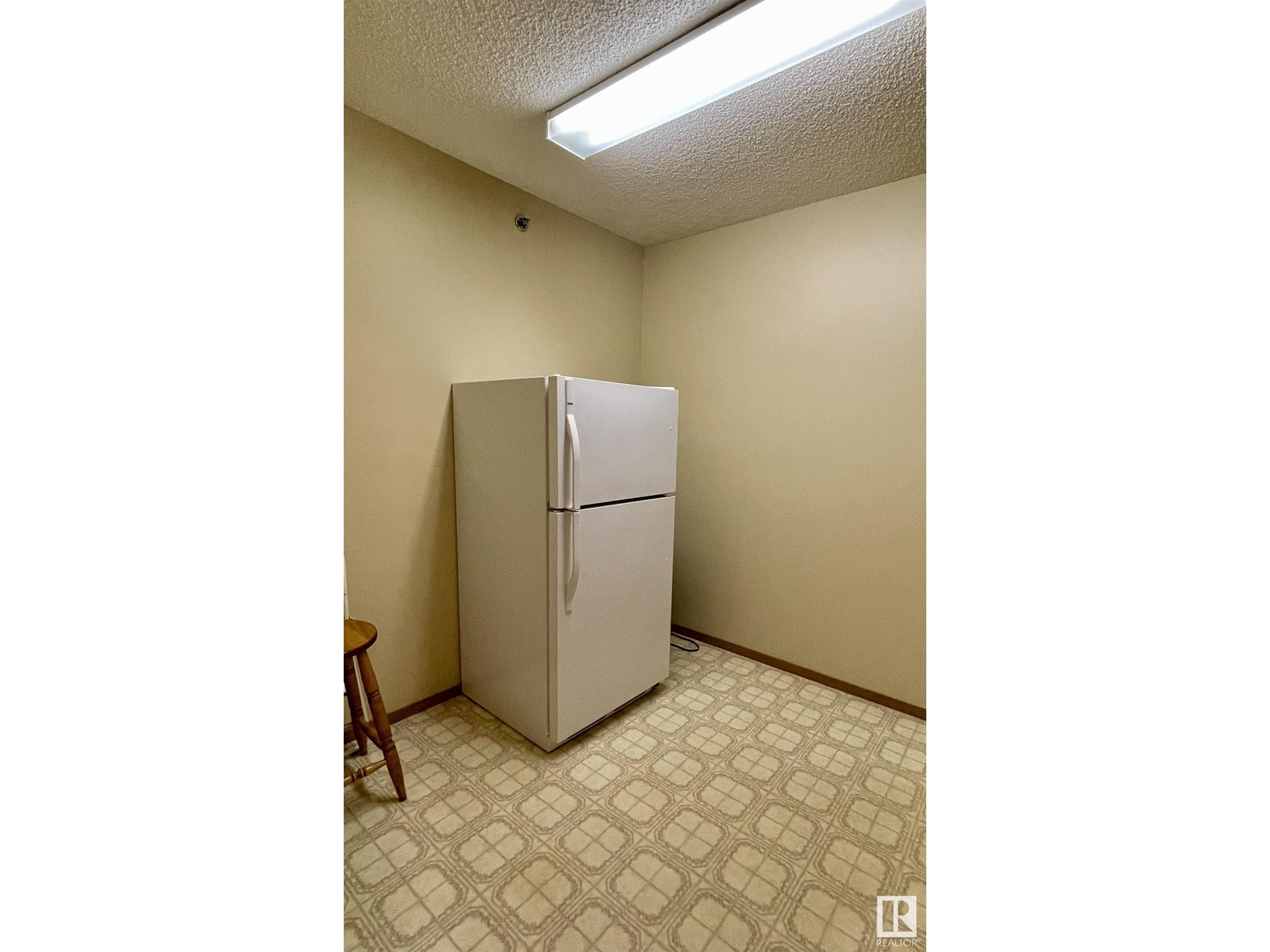 #306 4812 51 AV
