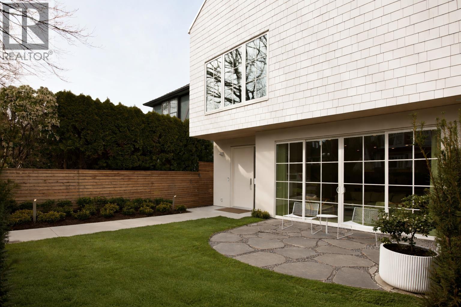 1 3449 W 22ND AVENUE