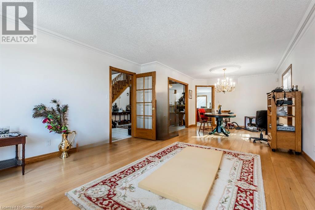401 FORESTLAWN Road