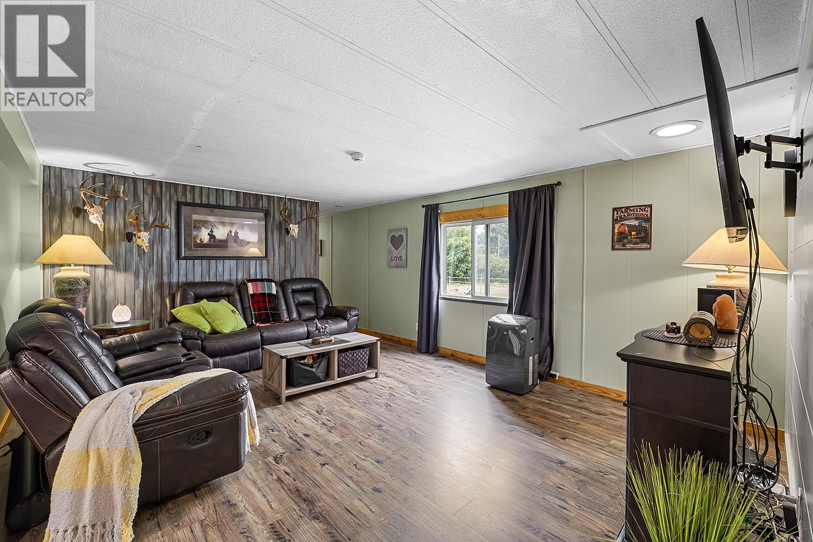 1077 Goat River South Road