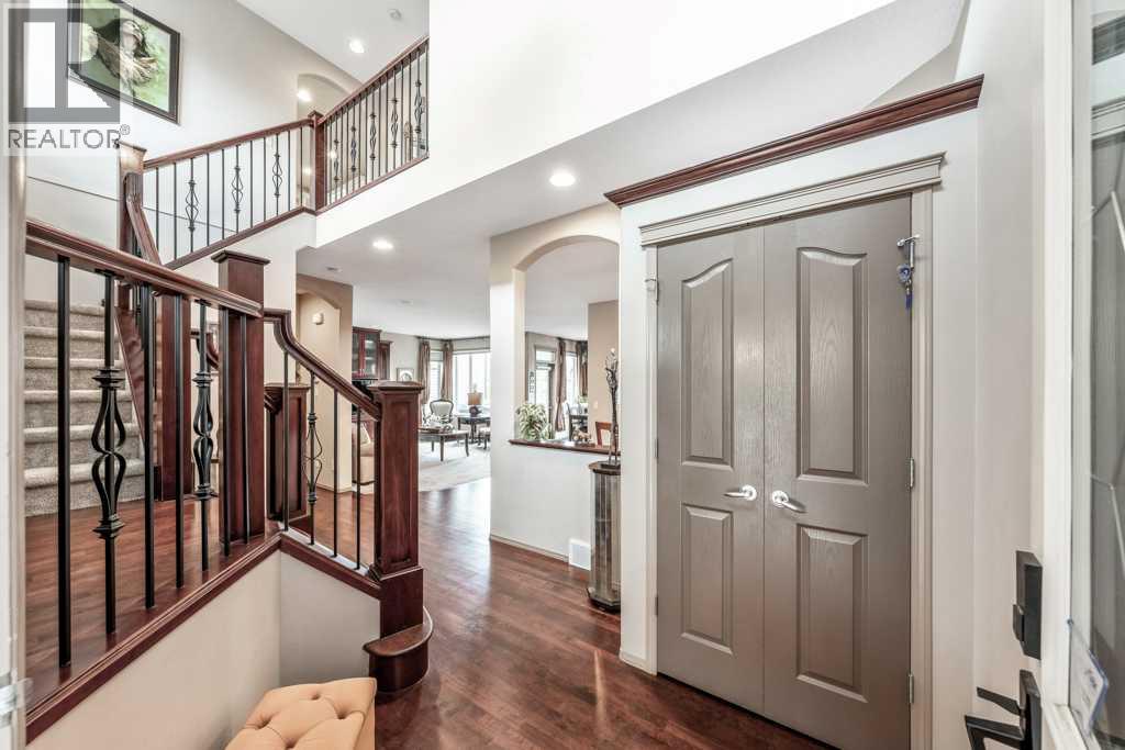 40 Cougar Ridge Heights SW