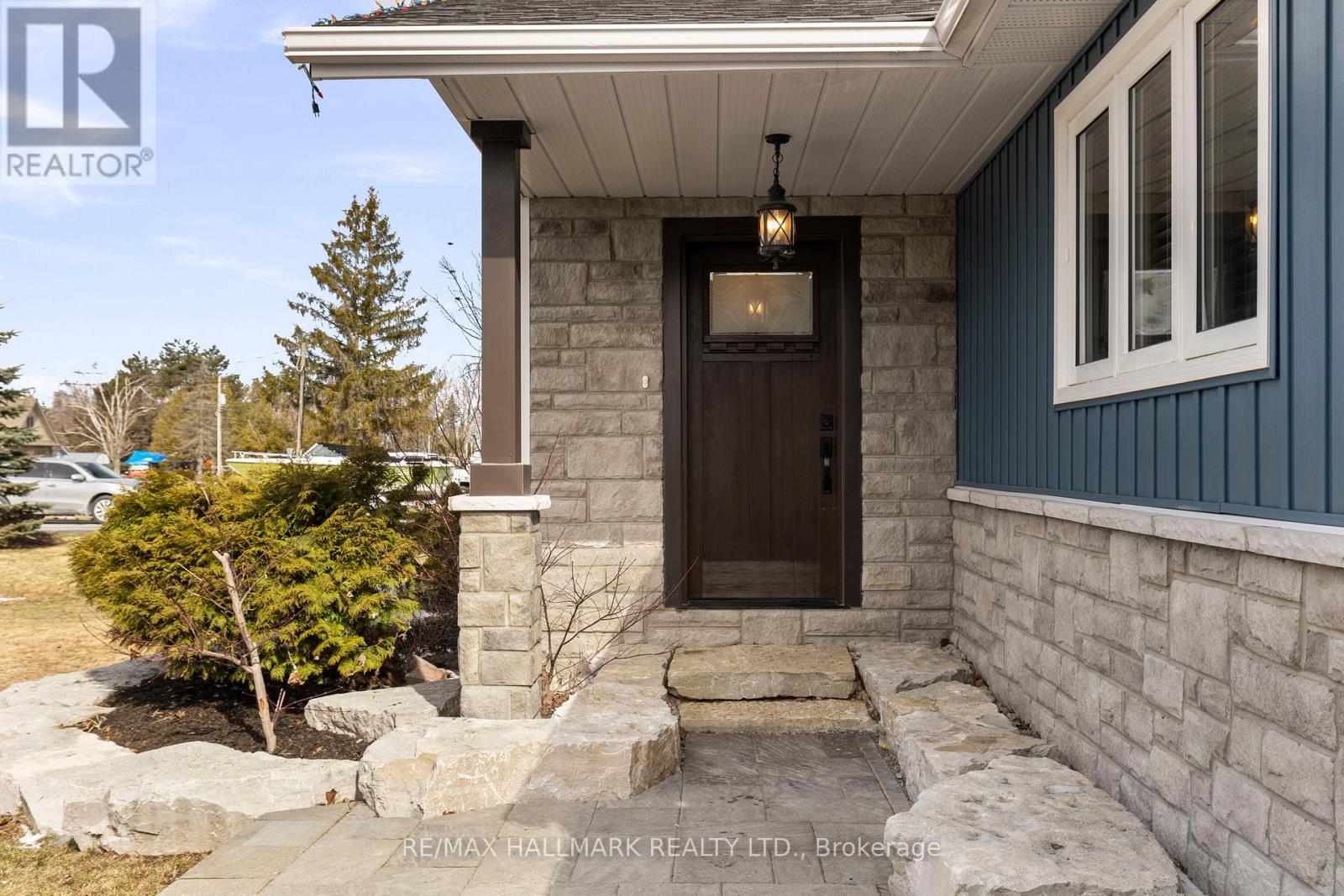13 PINETREE COURT