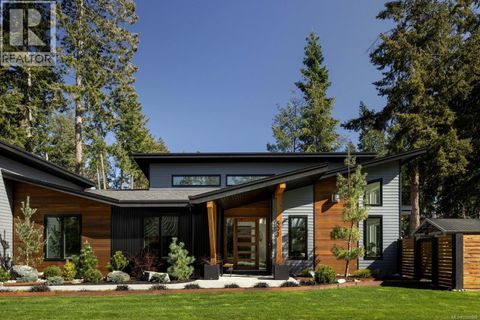 593 Downey Rd North Saanich BC V8L5M6