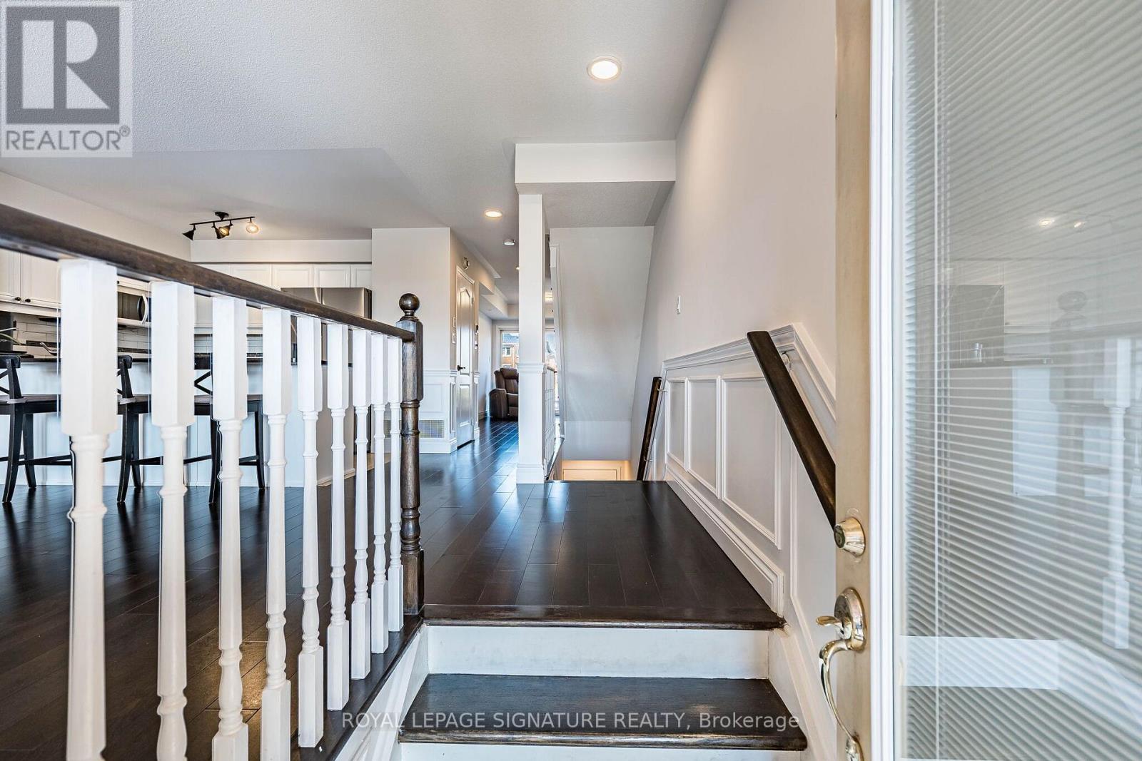 17 - 3985 EGLINTON AVENUE W