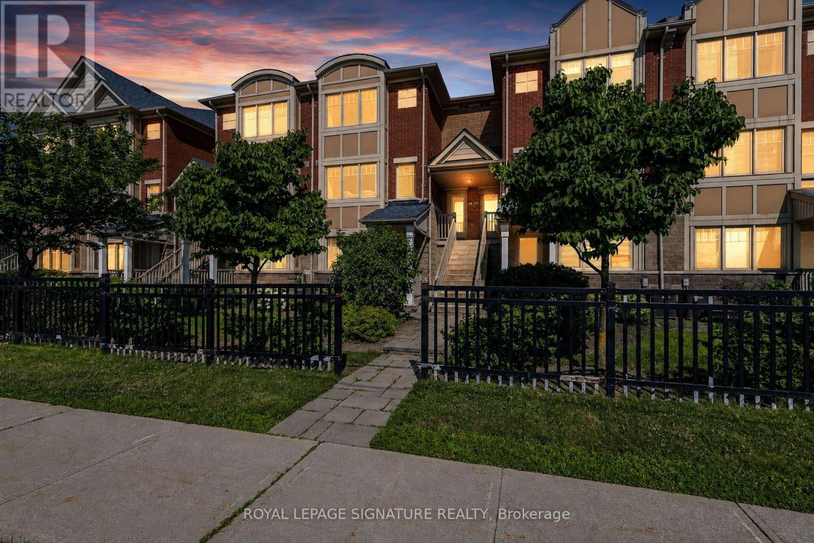17 - 3985 EGLINTON AVENUE W