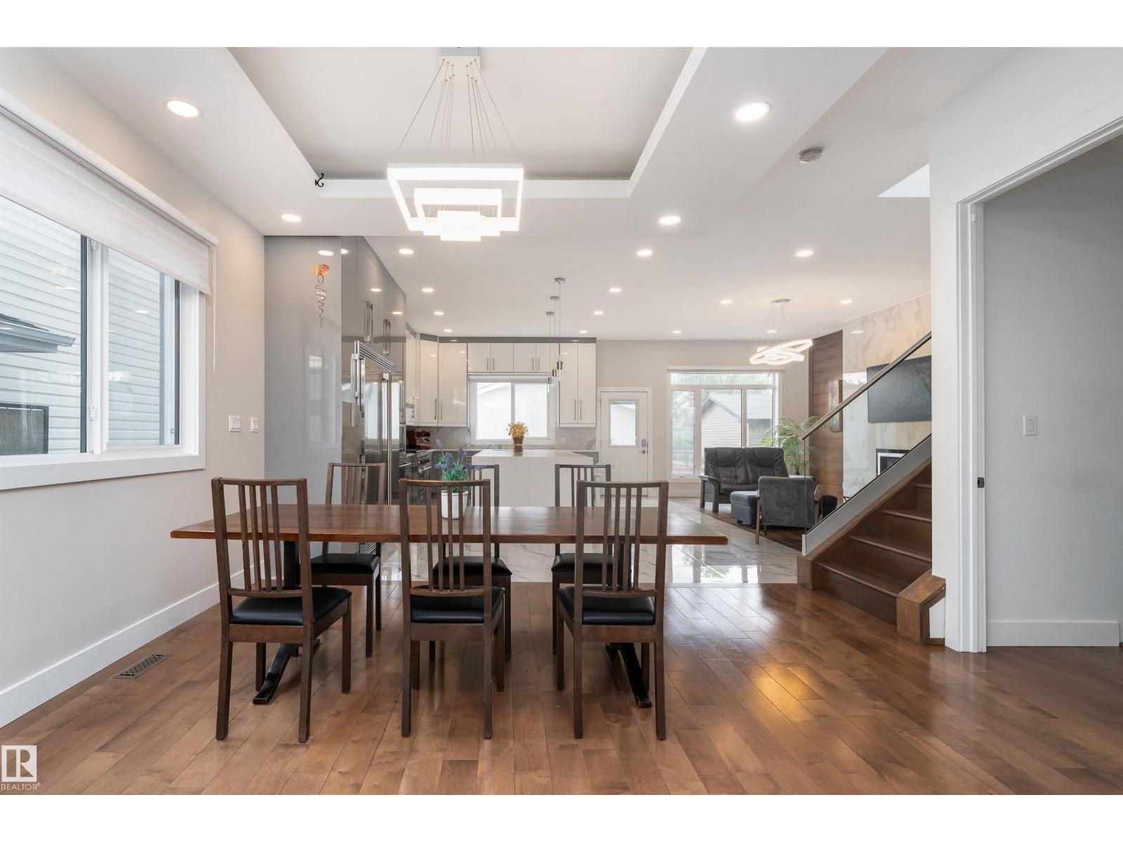7306 106 ST NW