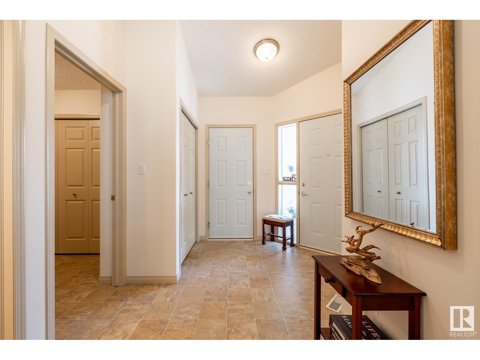 #25 330 GALBRAITH CL NW