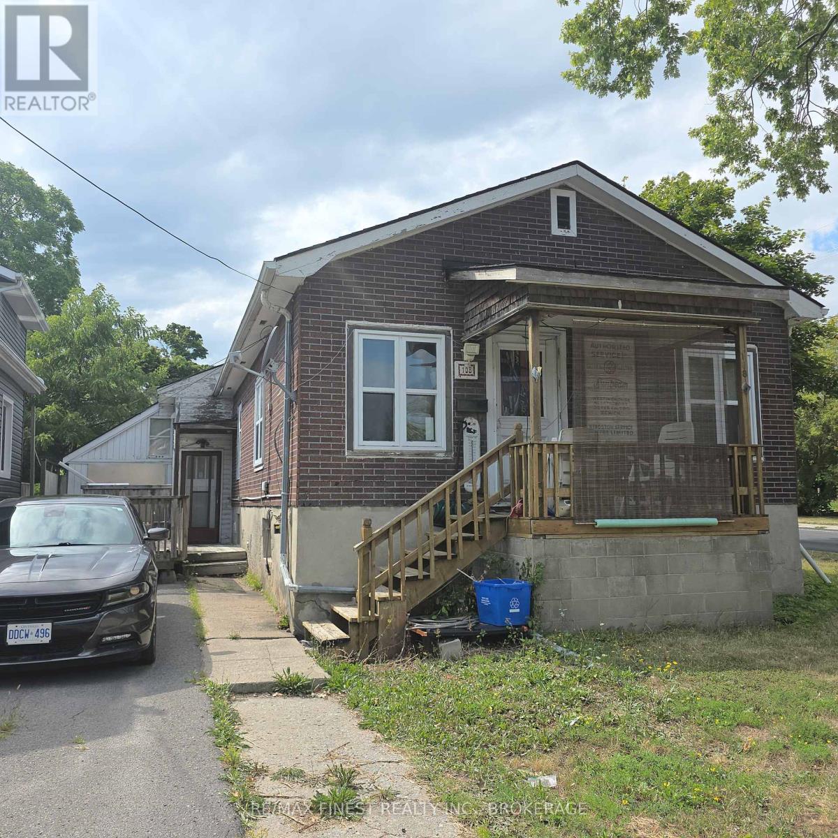 606 BROCK STREET
