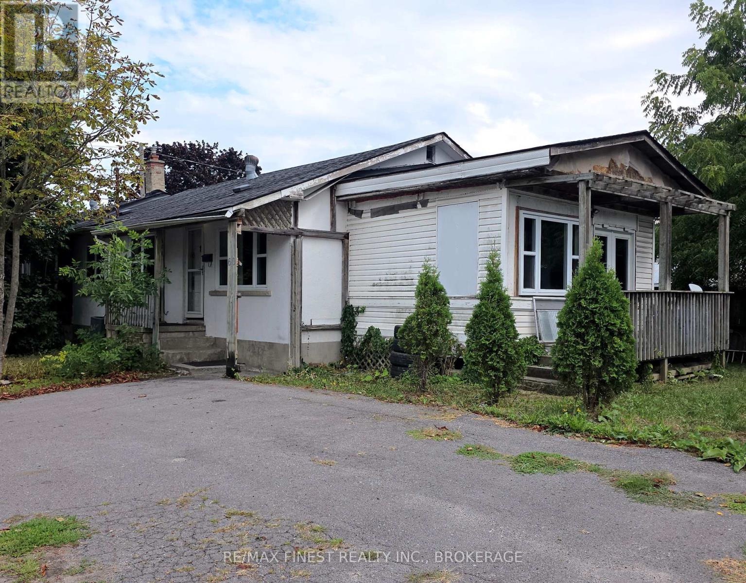 606 BROCK STREET
