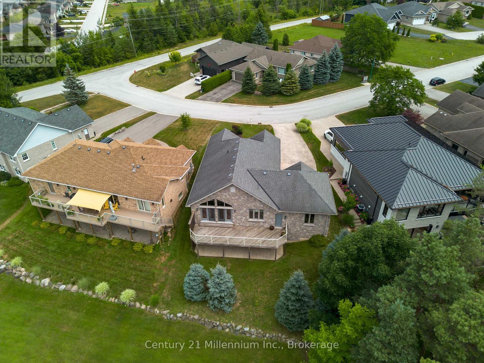 6 GLEN ABBEY COURT