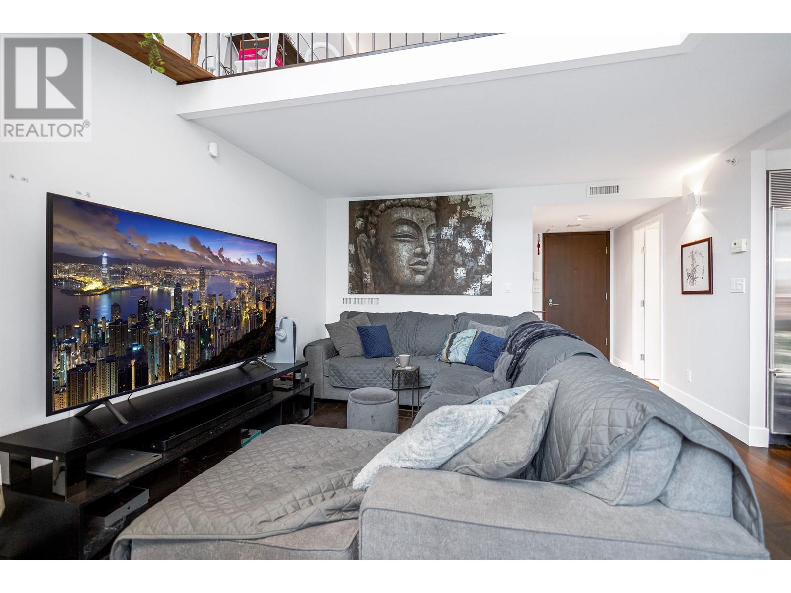 407 499 BROUGHTON STREET