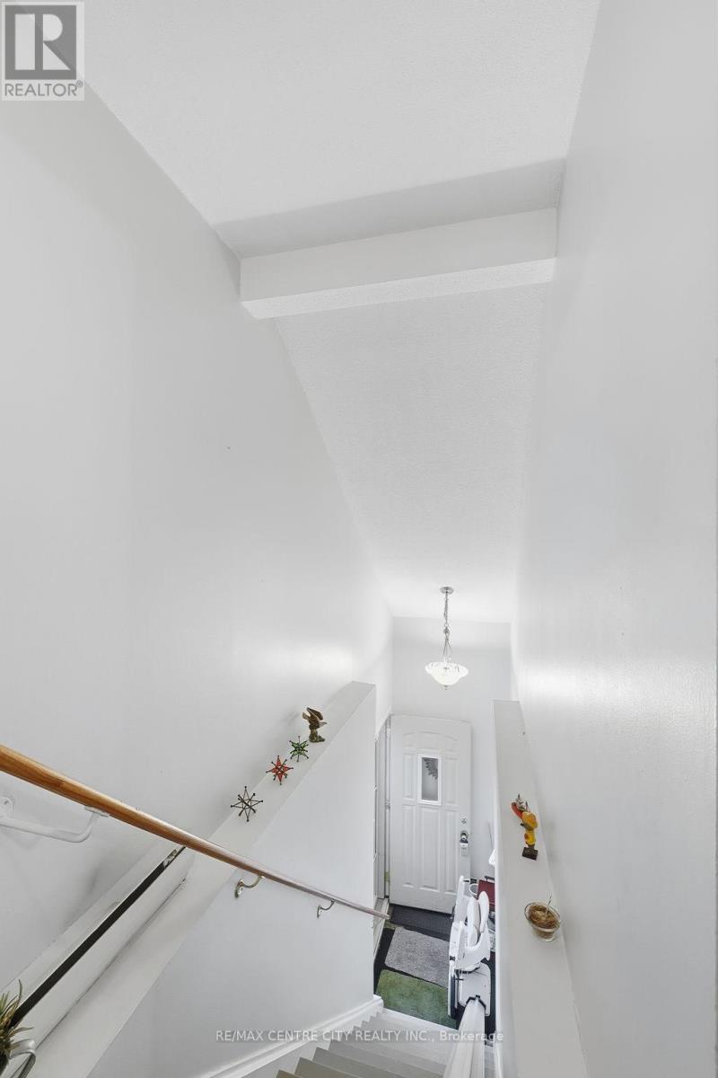 31 - 337 KINGSWOOD DRIVE