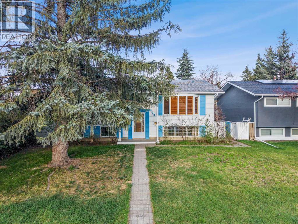 444 Woodland Crescent SE