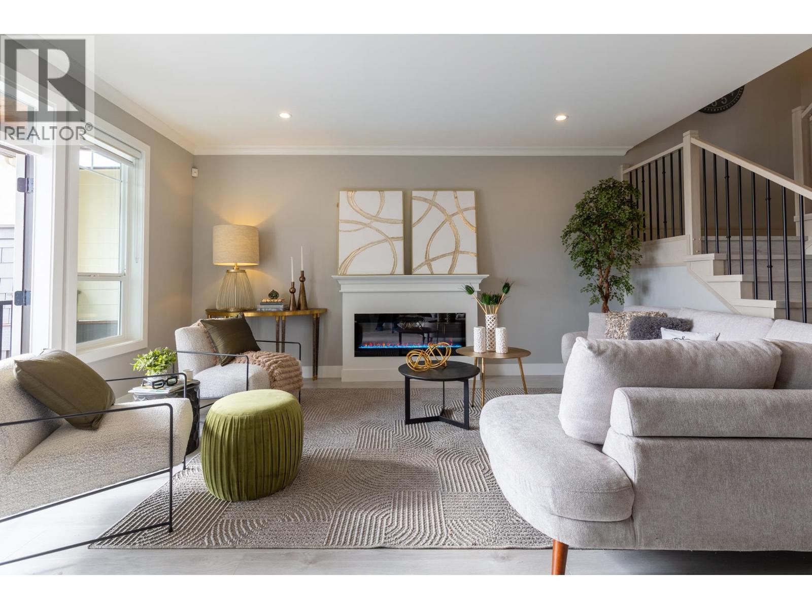 1 1211 THOMAS AVENUE