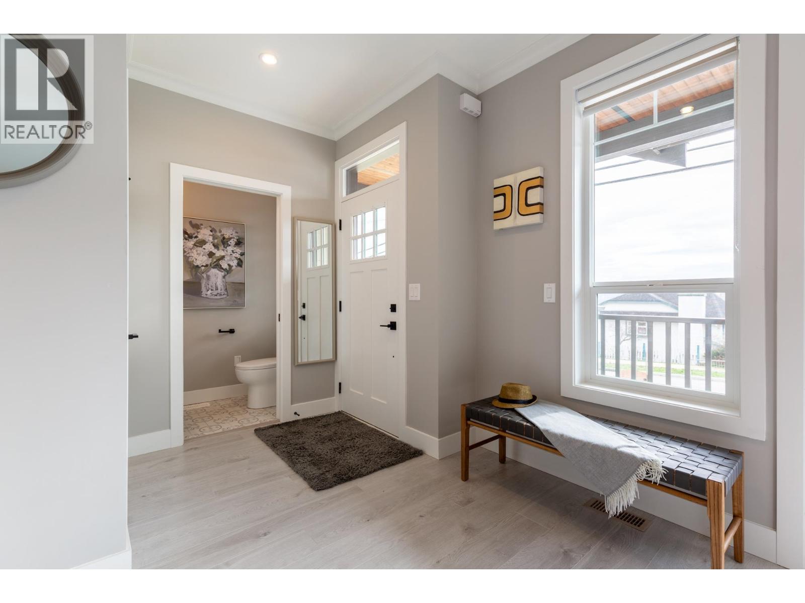 1 1211 THOMAS AVENUE