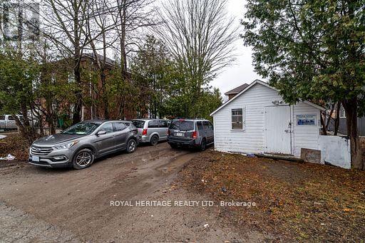 364 PARKHILL ROAD W