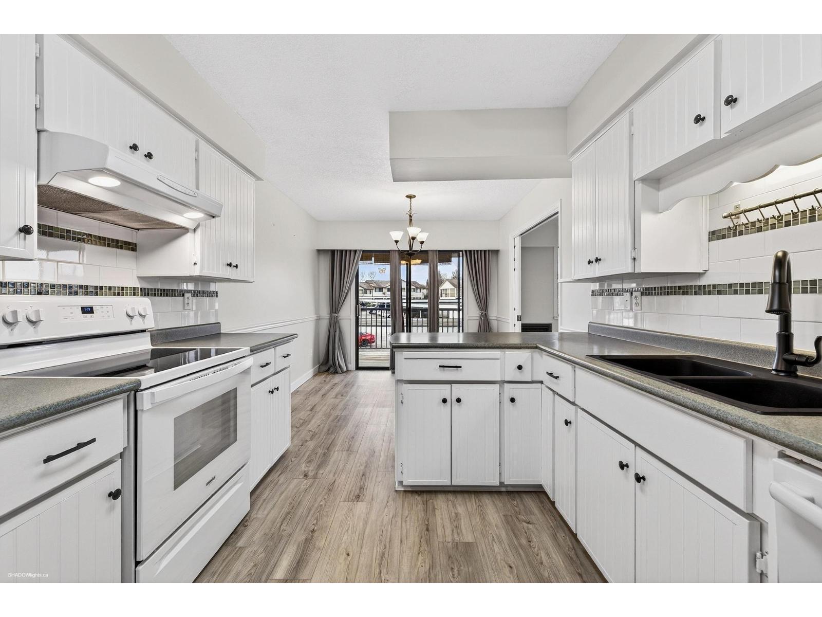 61 32959 GEORGE FERGUSON WAY