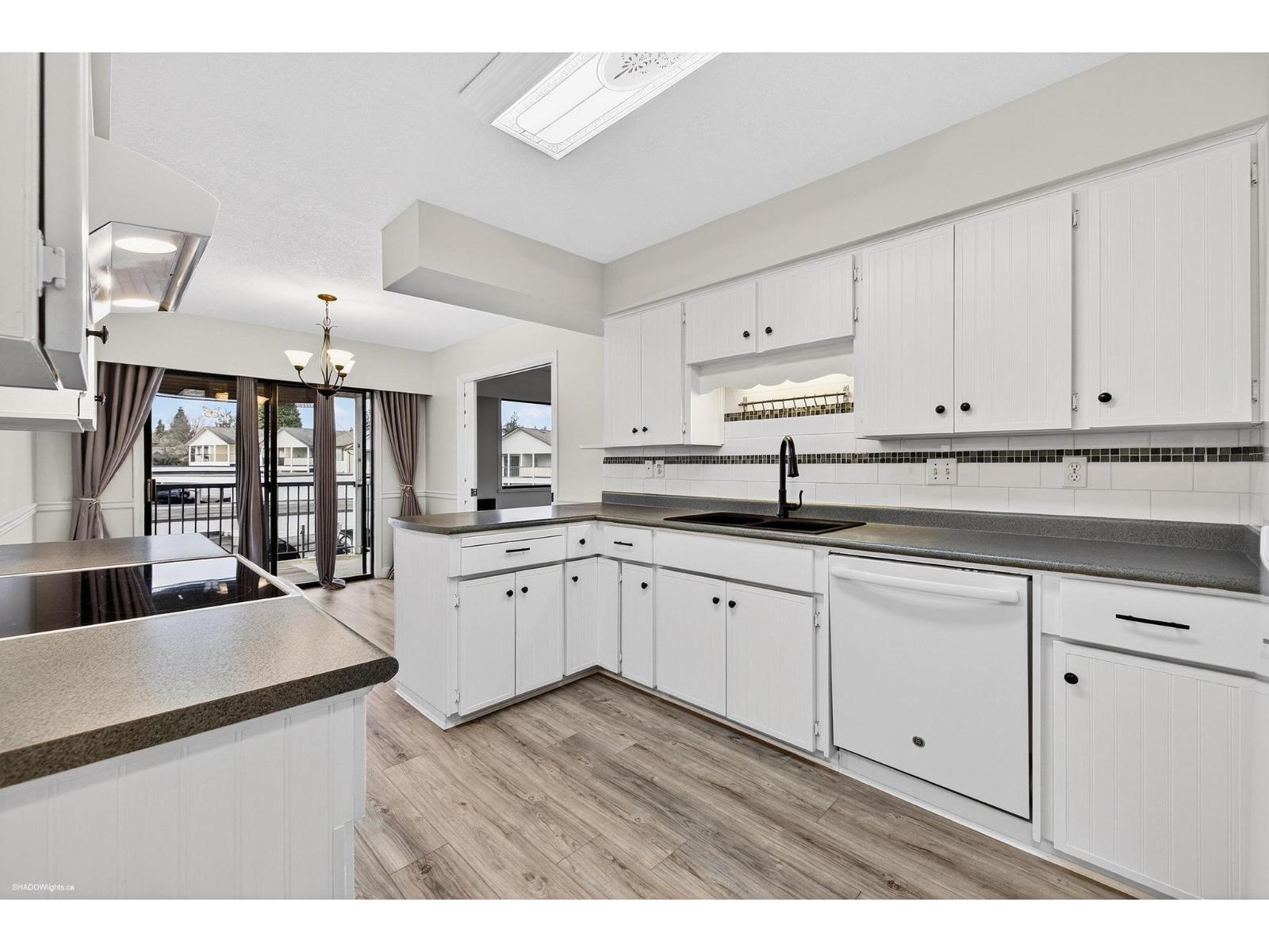 61 32959 GEORGE FERGUSON WAY