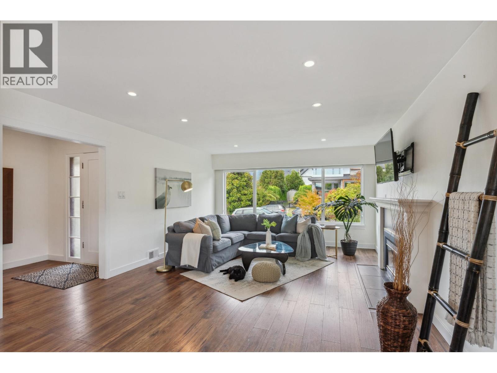 935 BEACONSFIELD ROAD