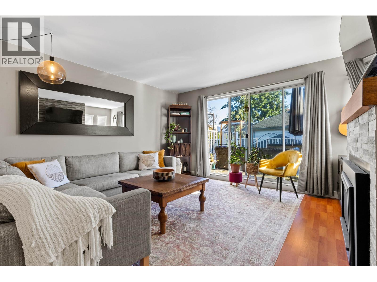 3 2301 ST. JOHNS STREET