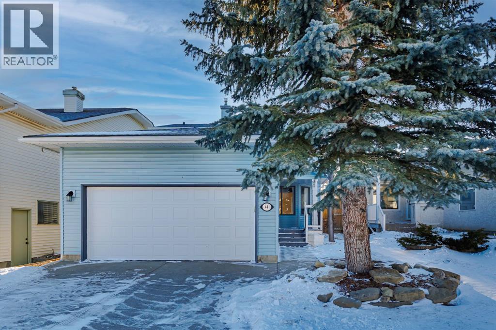 44 Macewan Ridge Close NW