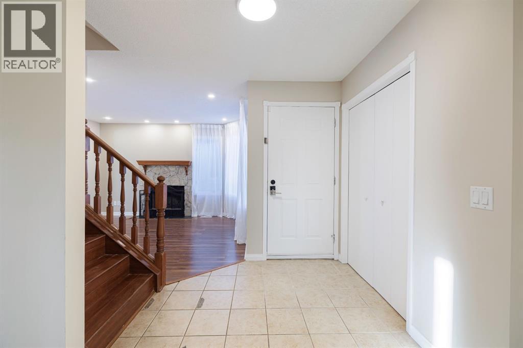 44 Macewan Ridge Close NW