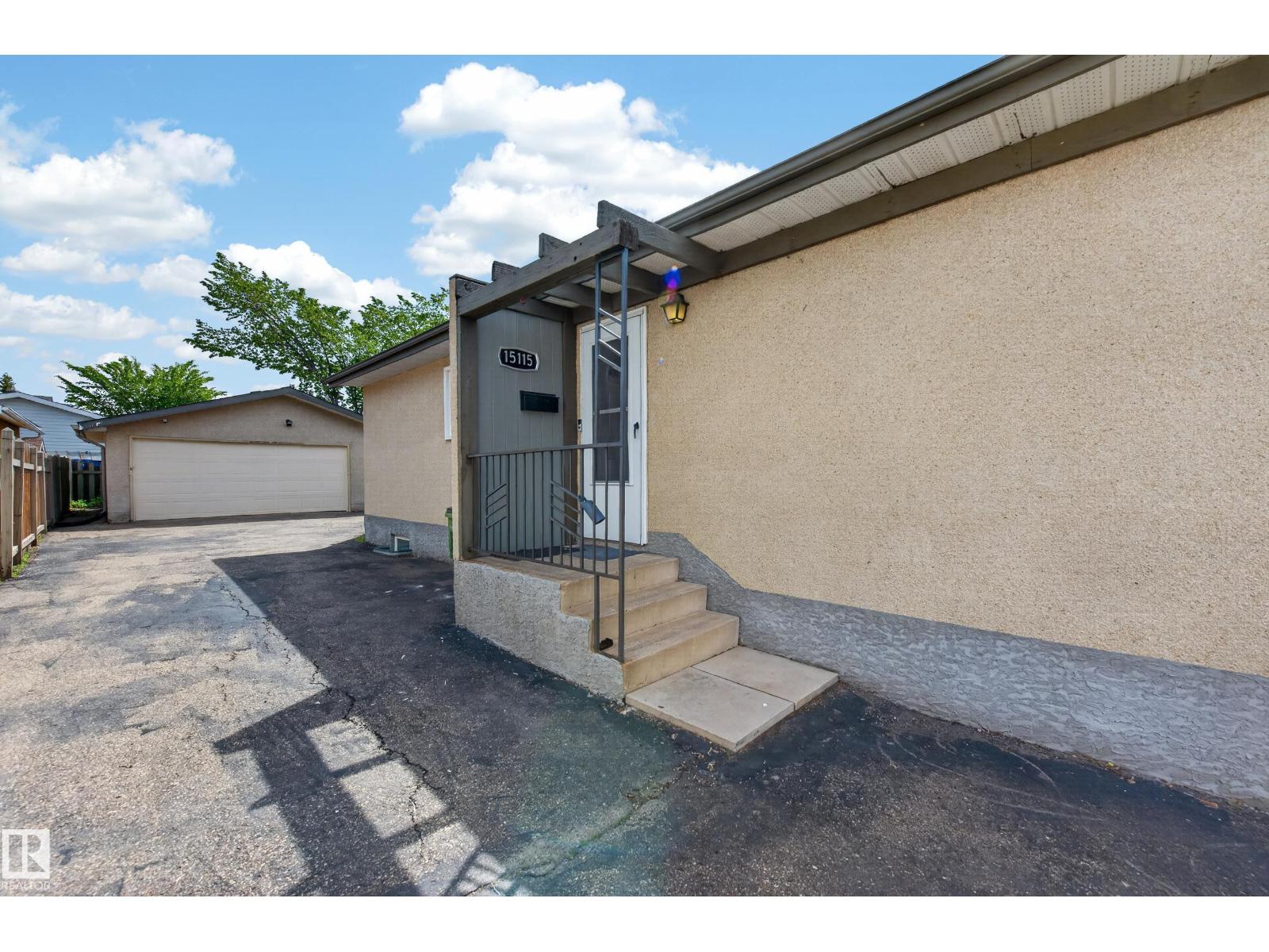 15115 22 ST NW