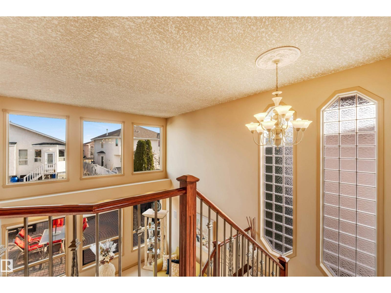 8715 160A AV NW NW