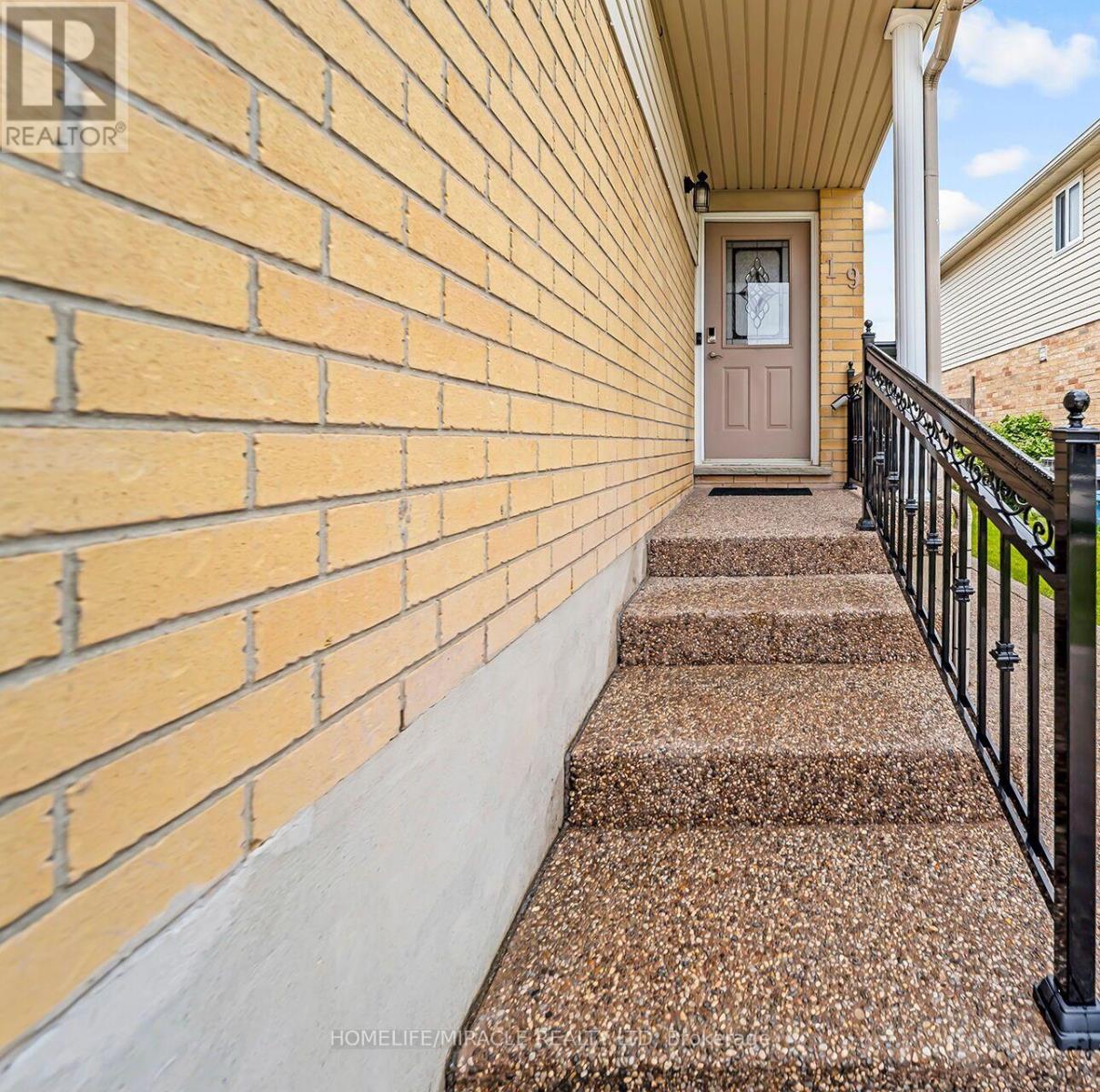 19 COTTON GRASS STREET