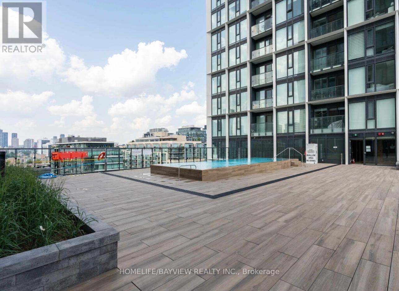 1402 - 158 FRONT STREET E