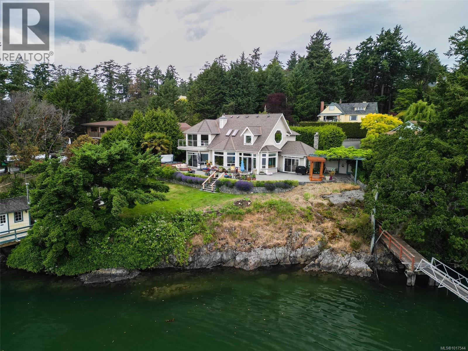 8 Lighthouse Lane