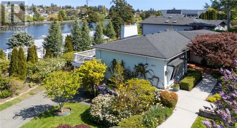 931 Mesher Pl Esquimalt BC V9A6Z1