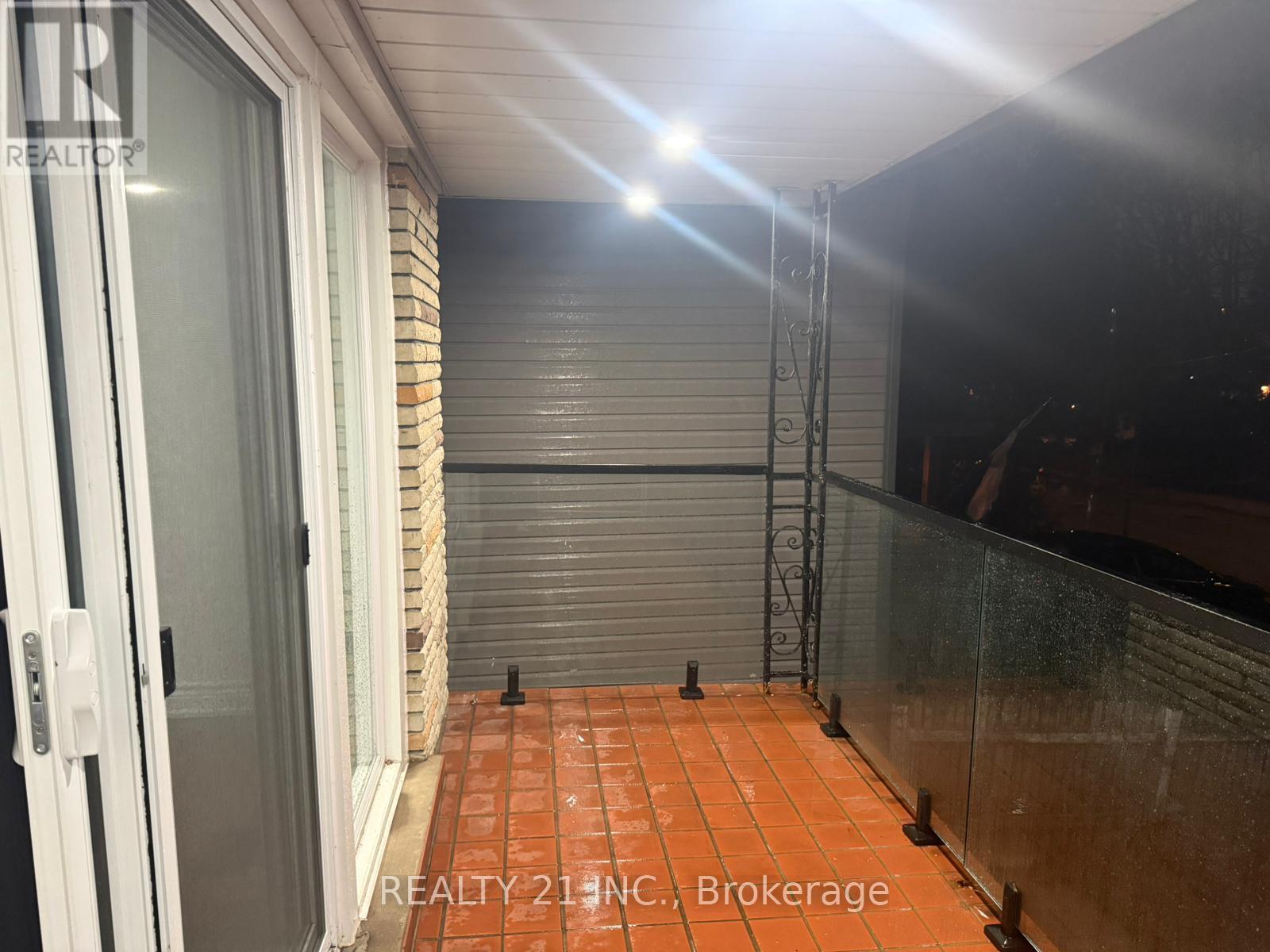 120 QUEENSBURY AVENUE