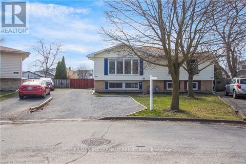 UPPER - 24 TARA CRESCENT Thorold (Confederation Heights) ON L2V4M1