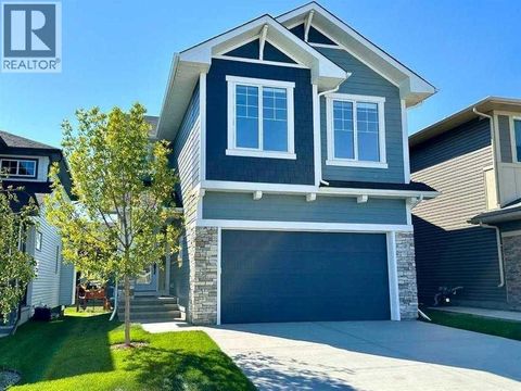 44 Ranchers Way Okotoks AB T1S4C8