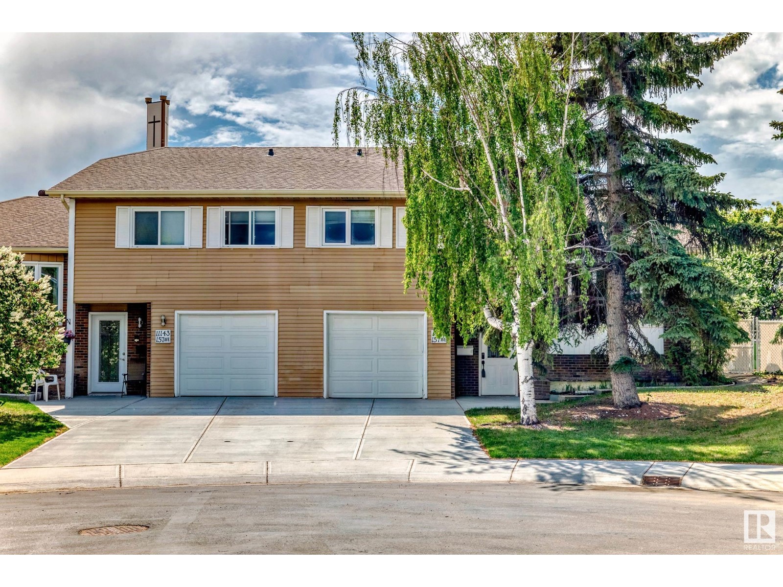 11147 157 AV NW