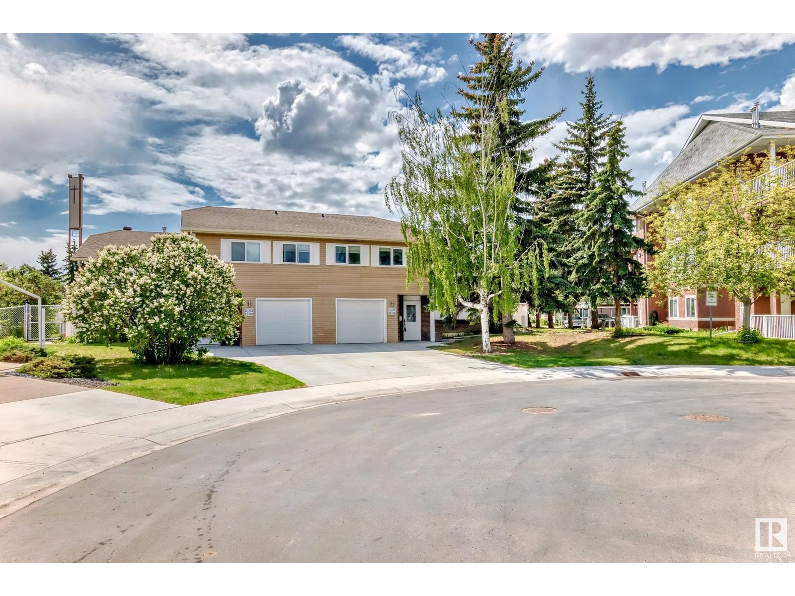 11147 157 AV NW
