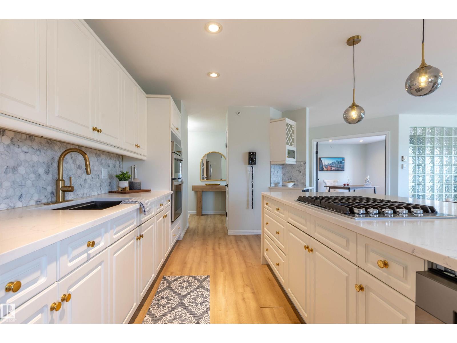 #303 20 GRANGE DR