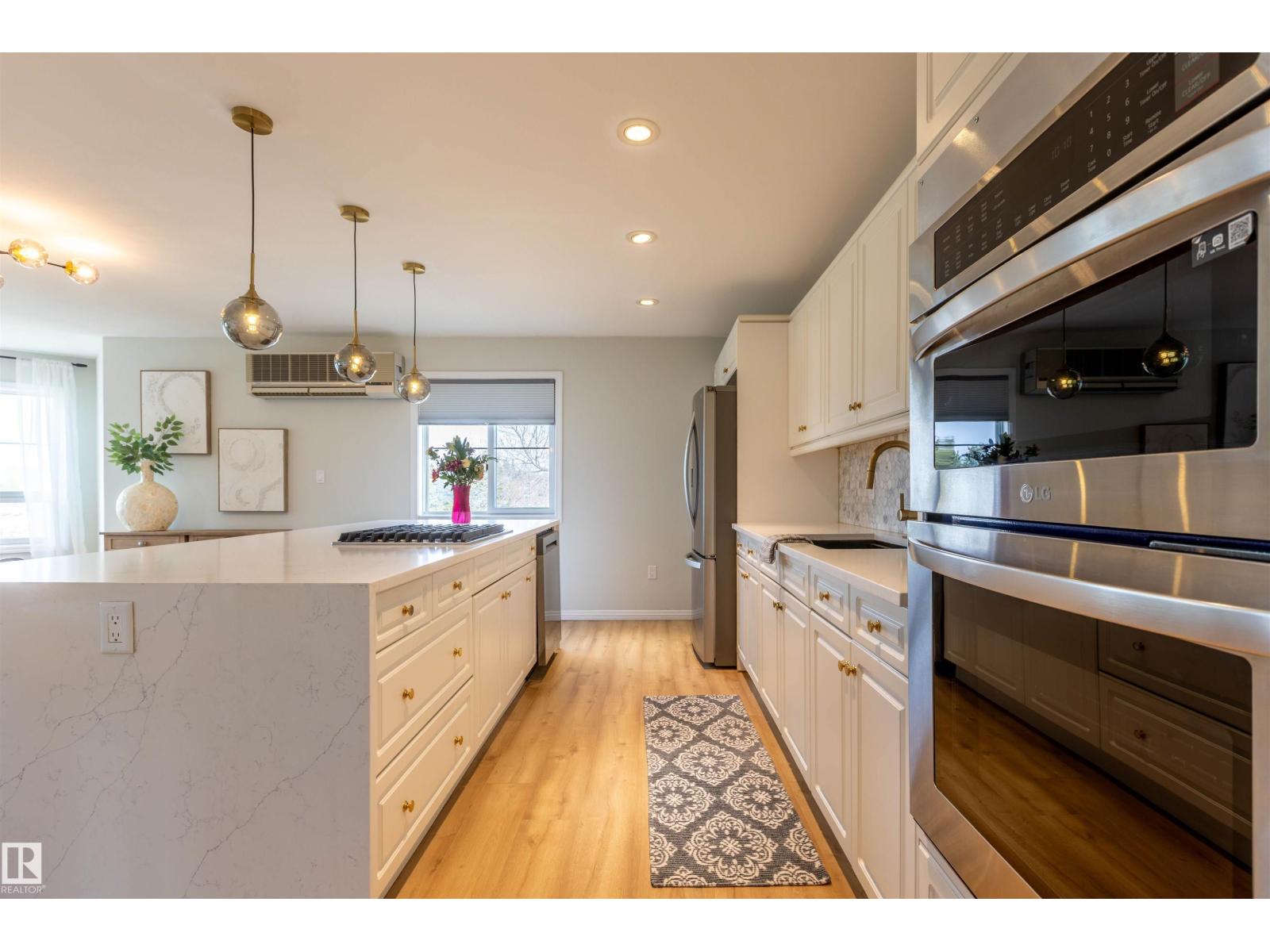 #303 20 GRANGE DR