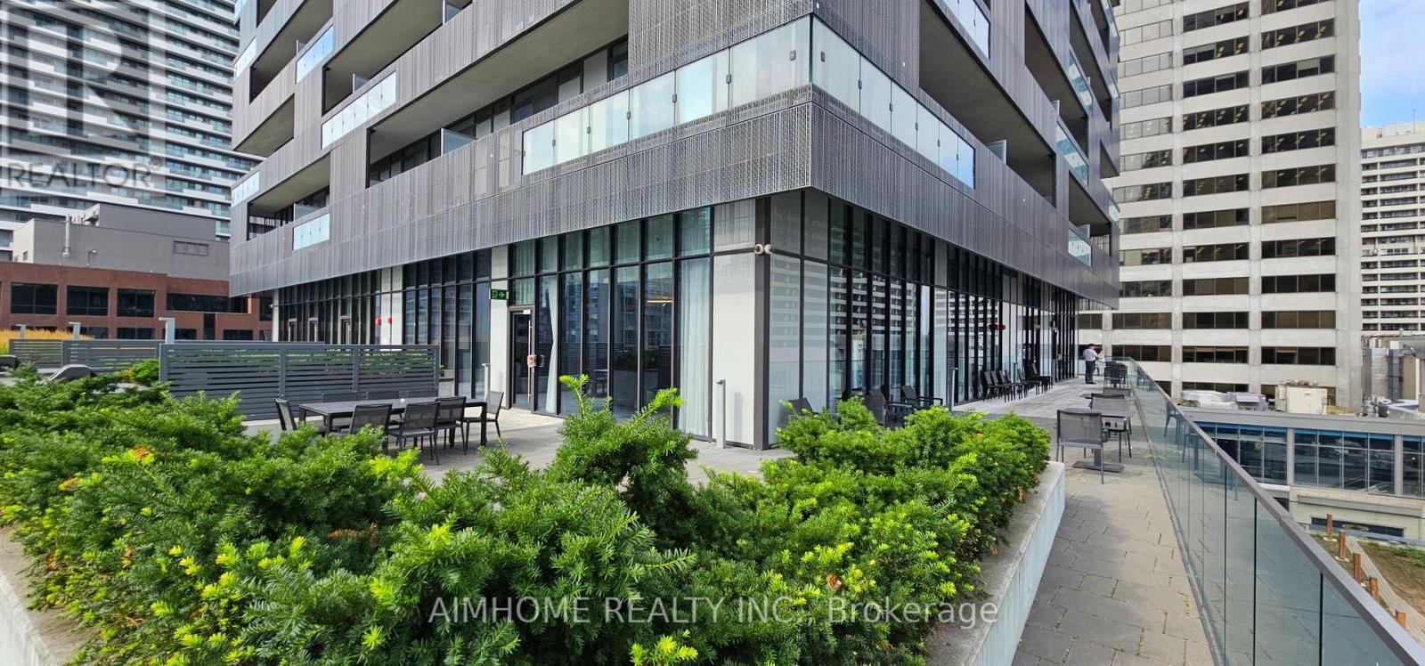 1711 - 8 EGLINTON AVENUE E