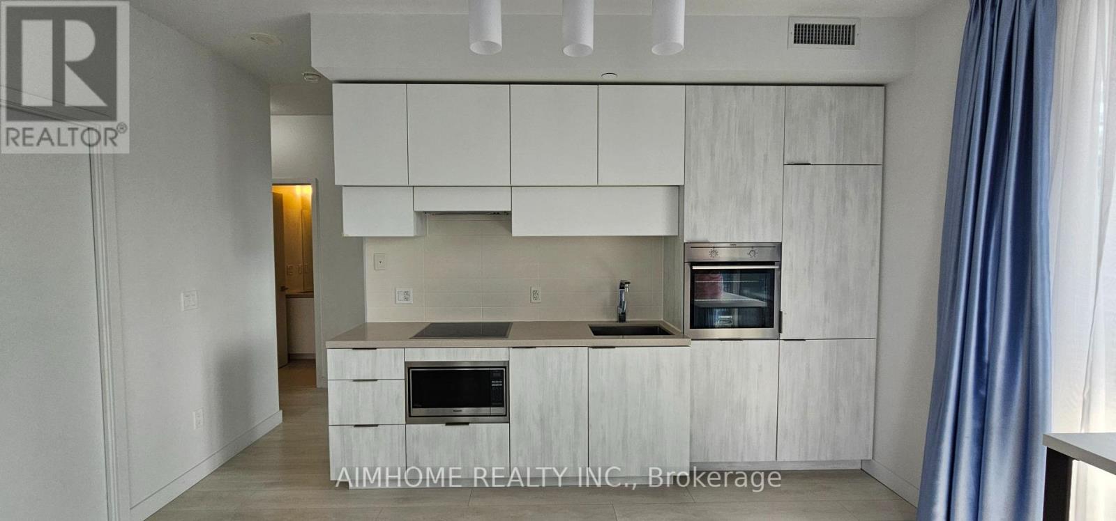 1711 - 8 EGLINTON AVENUE E