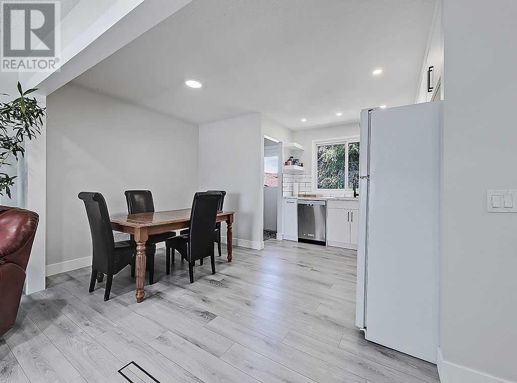 332 Lysander Place SE