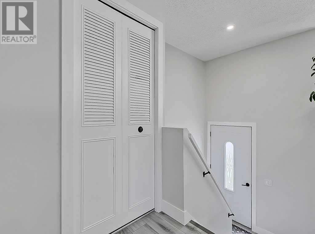 332 Lysander Place SE