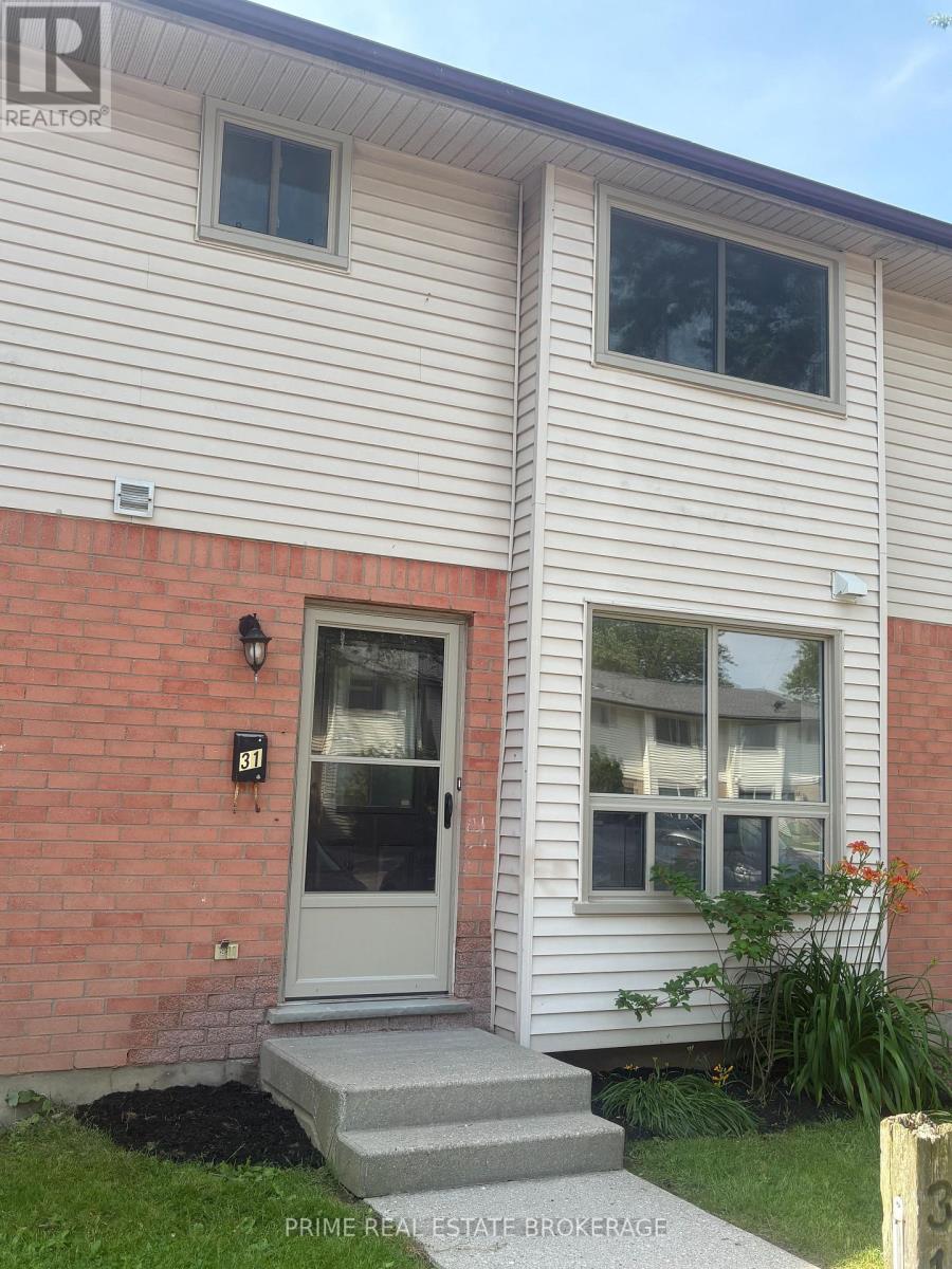 Photo 1 of 21 — 31 - 135 BELMONT DRIVE Unit 31, London South (South O), ON N6J4J3
