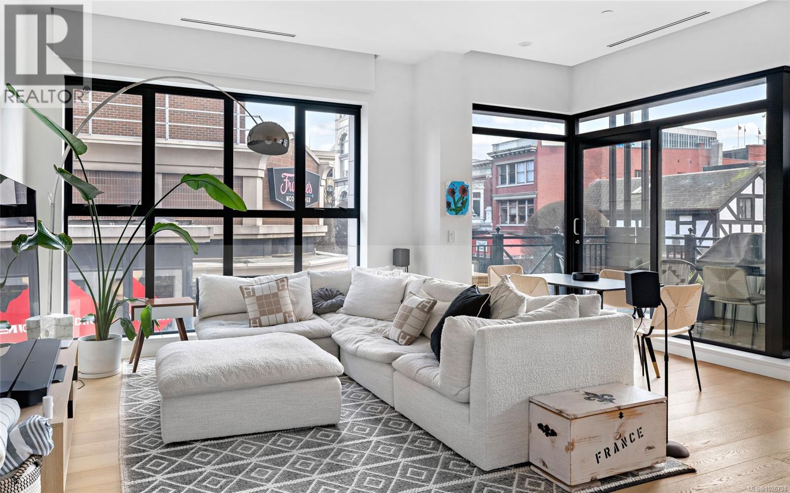 203 888 Government St