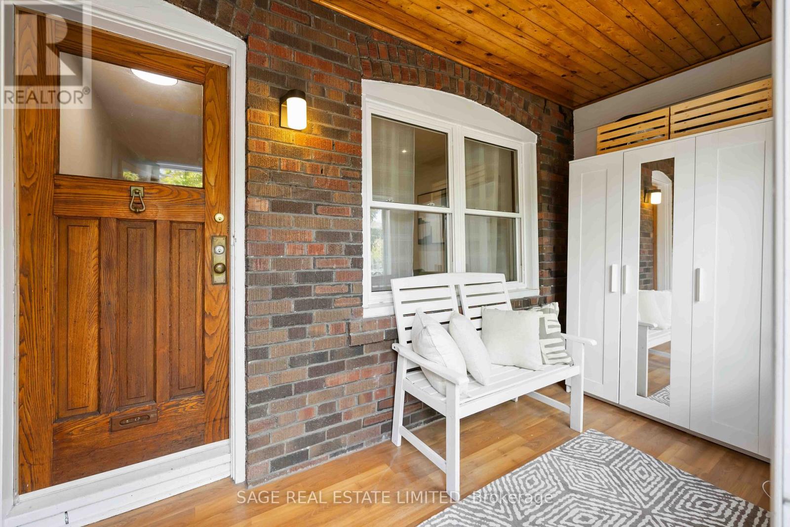 552 VICTORIA PARK AVENUE