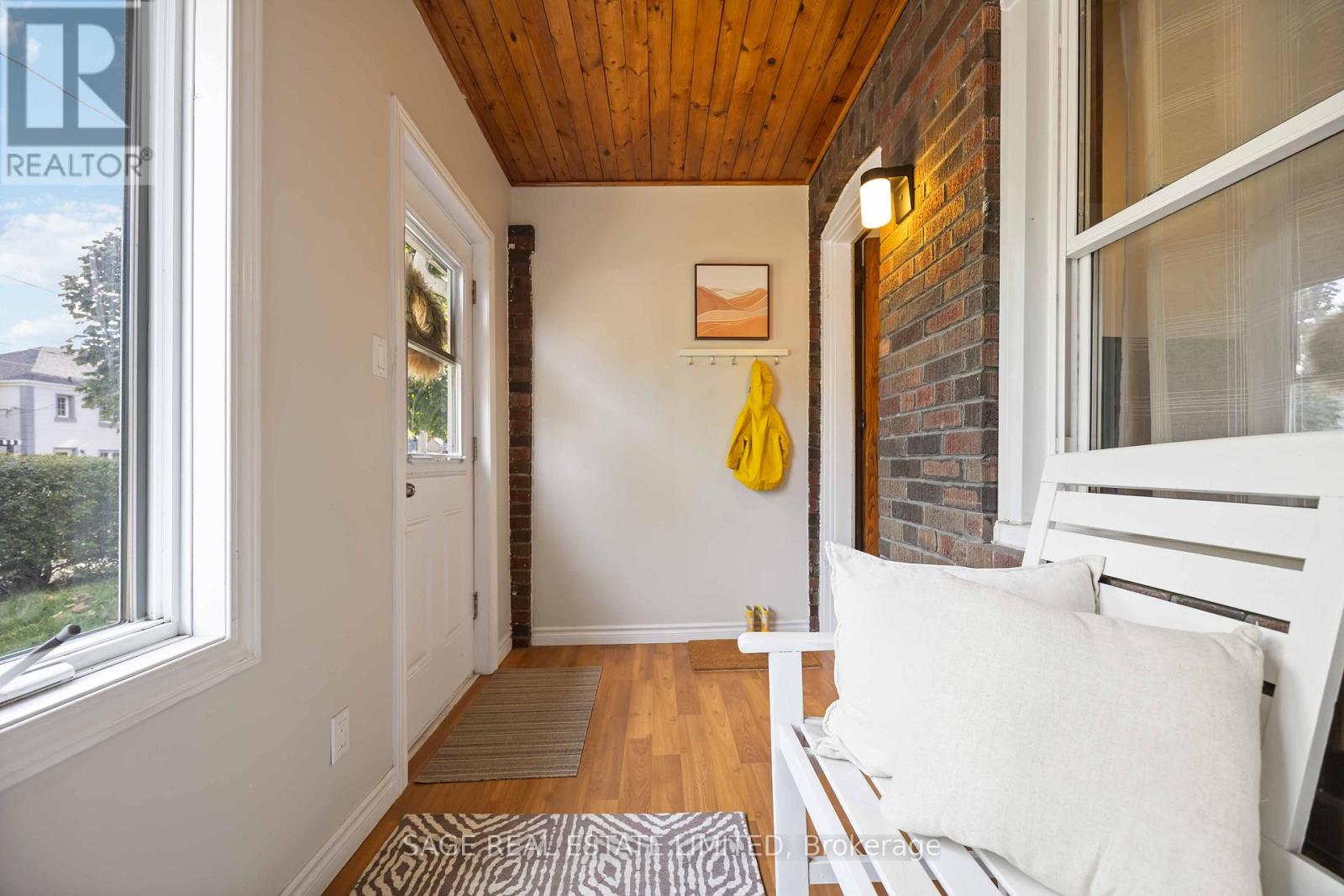 552 VICTORIA PARK AVENUE